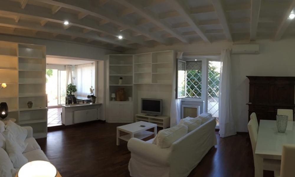 img in gallery