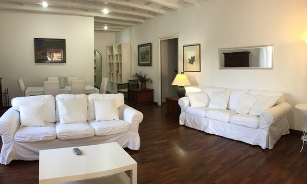 img in gallery