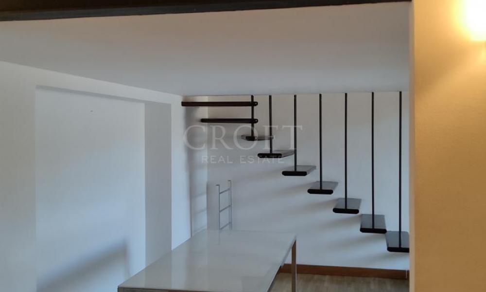 img in gallery
