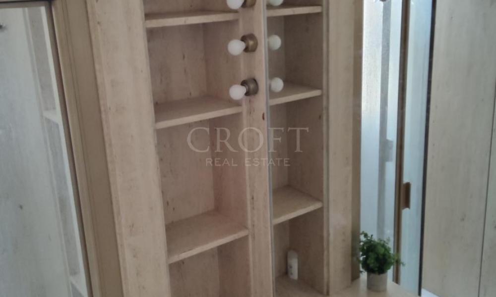 img in gallery