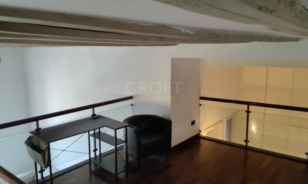 img in gallery