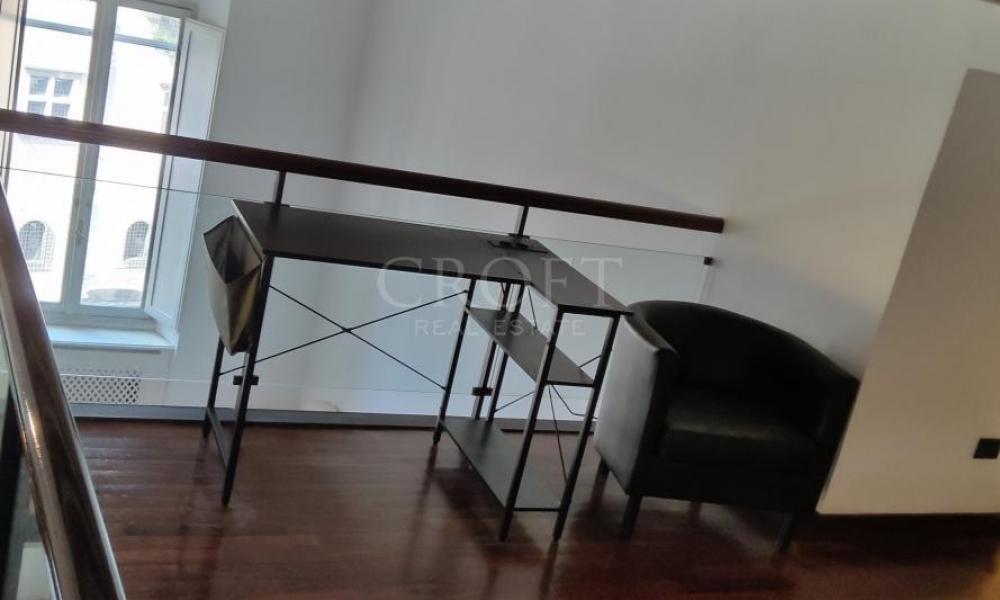 img in gallery