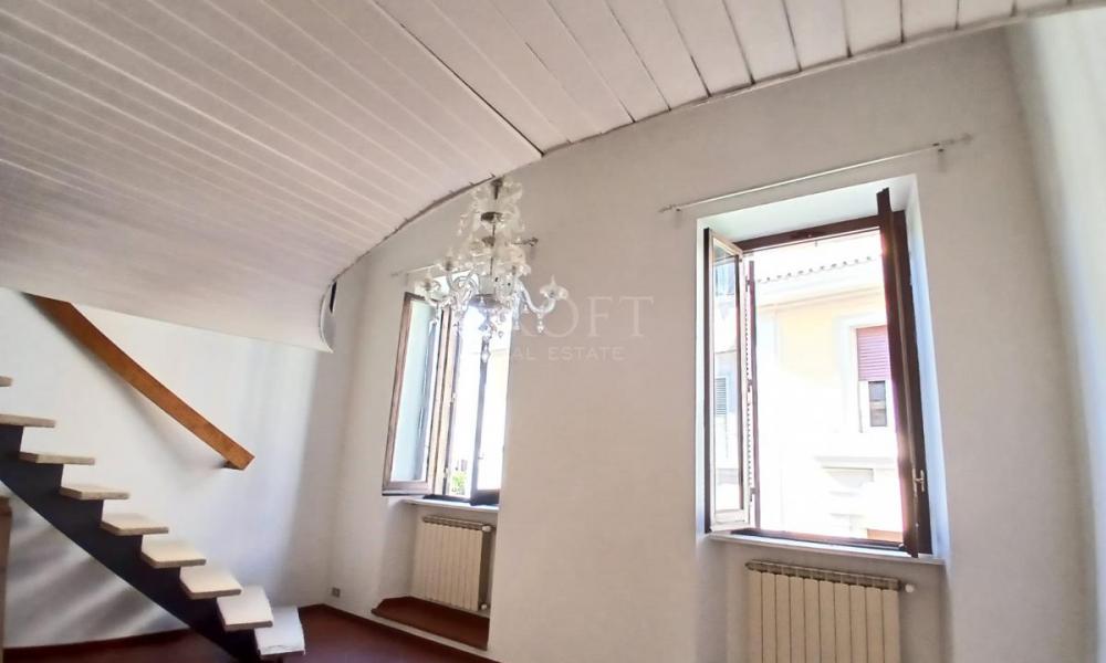 img in gallery