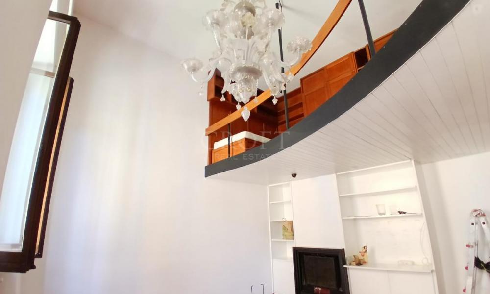 img in gallery
