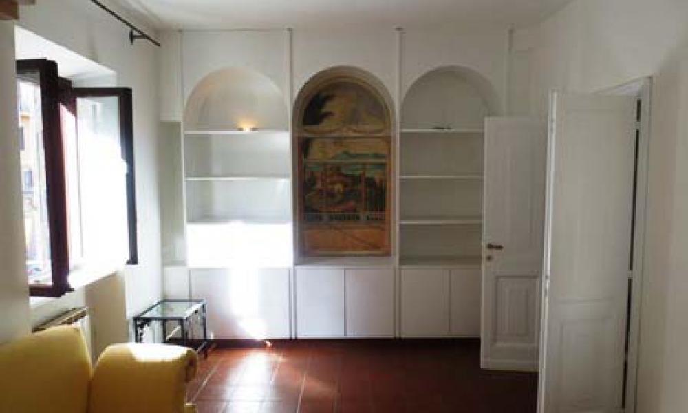 img in gallery