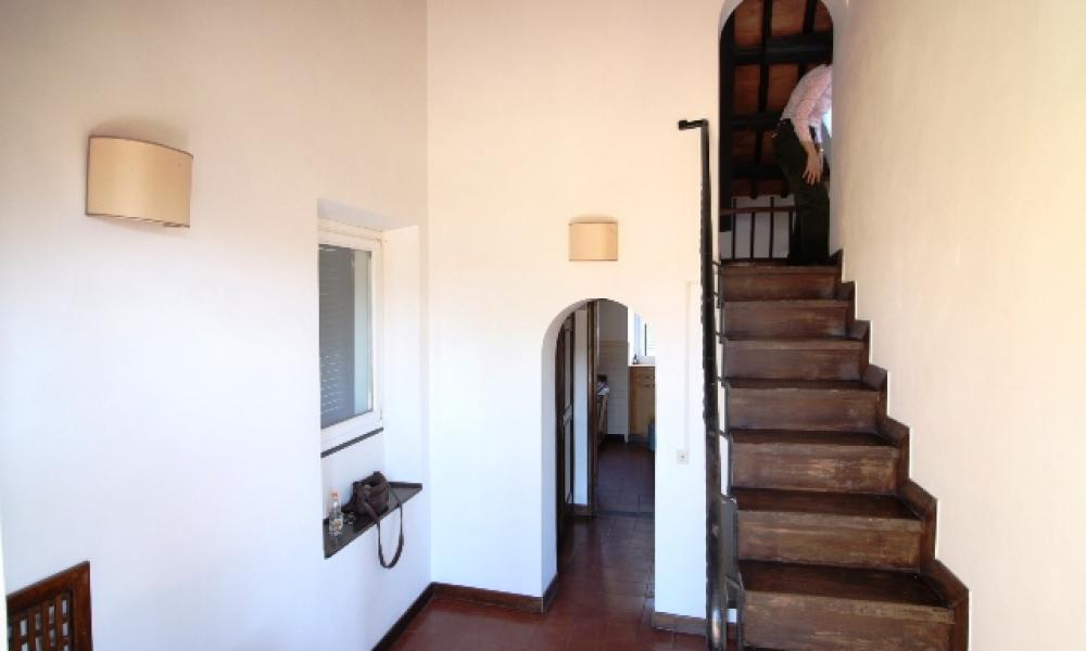 img in gallery