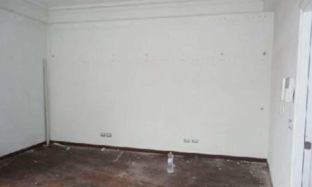 img in gallery