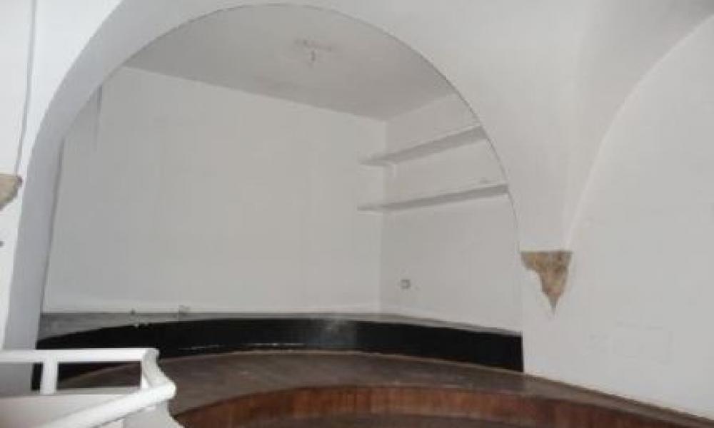 img in gallery