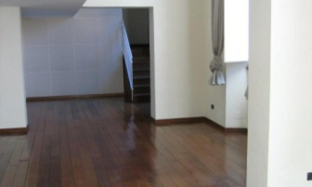 img in gallery
