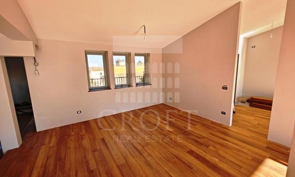 img in gallery