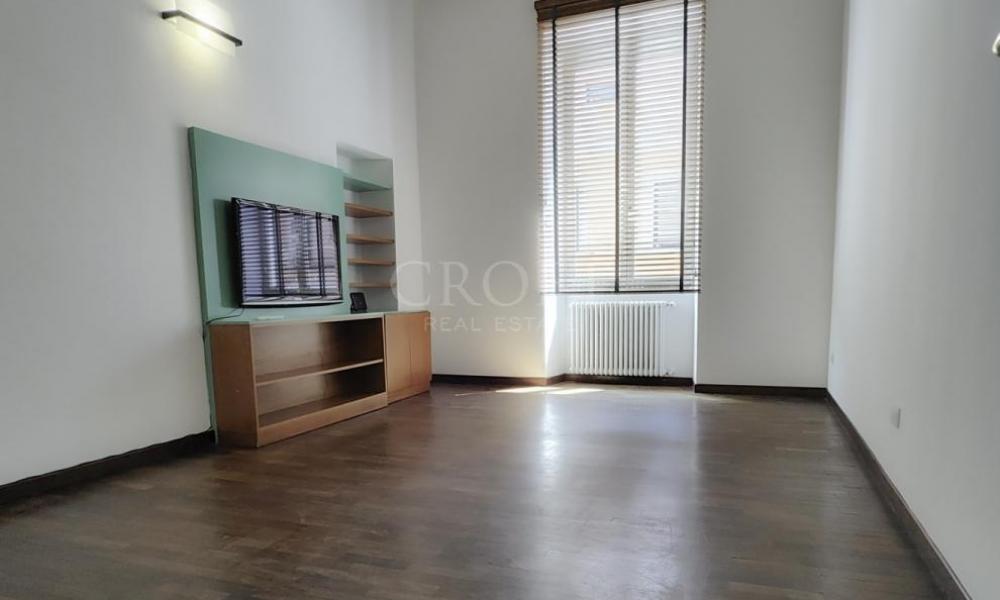 img in gallery