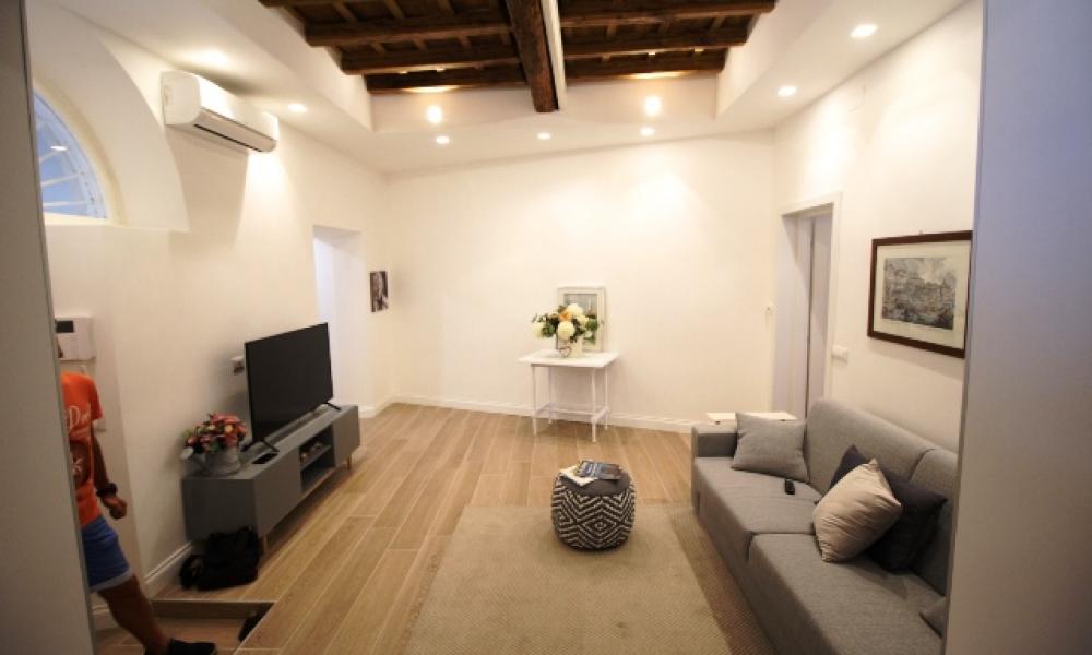 img in gallery