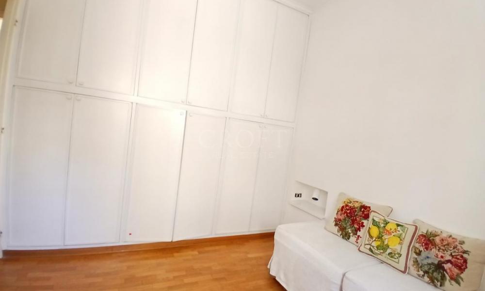 img in gallery