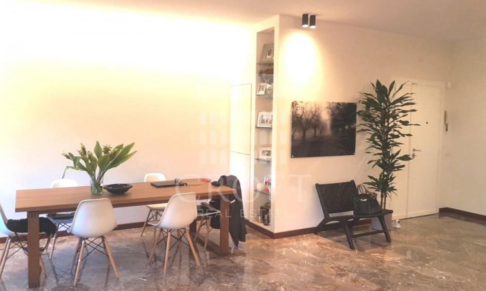 img in gallery