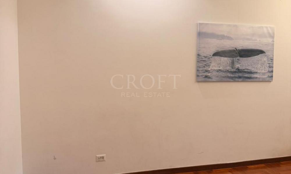 img in gallery