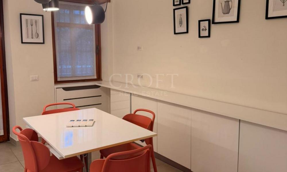 img in gallery