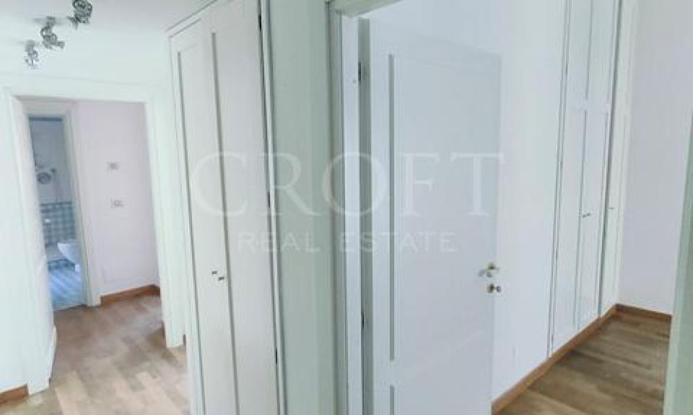 img in gallery