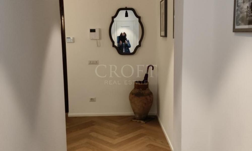 img in gallery