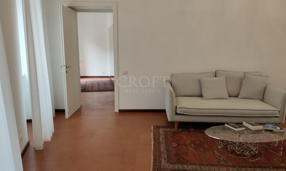 img in gallery