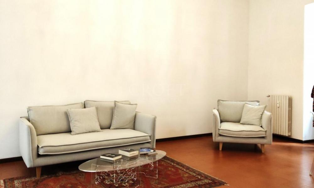 img in gallery
