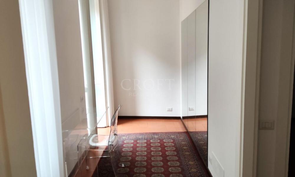 img in gallery