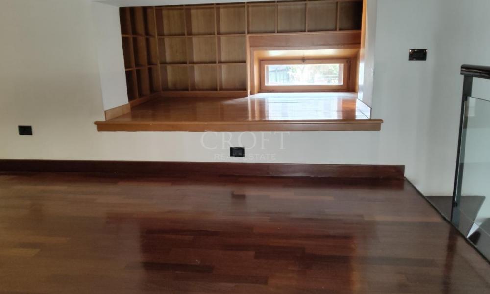 img in gallery