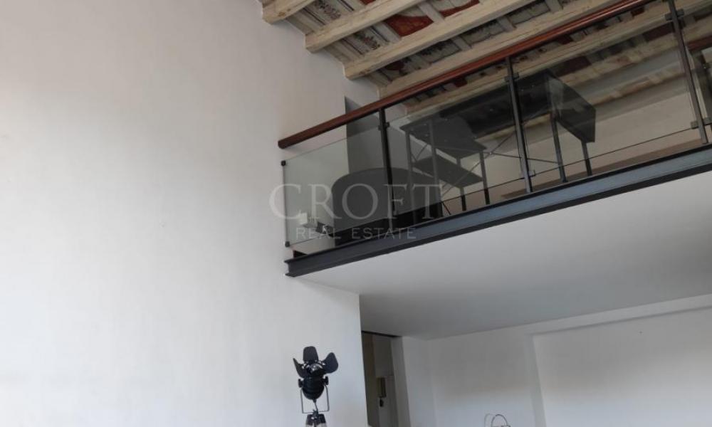 img in gallery