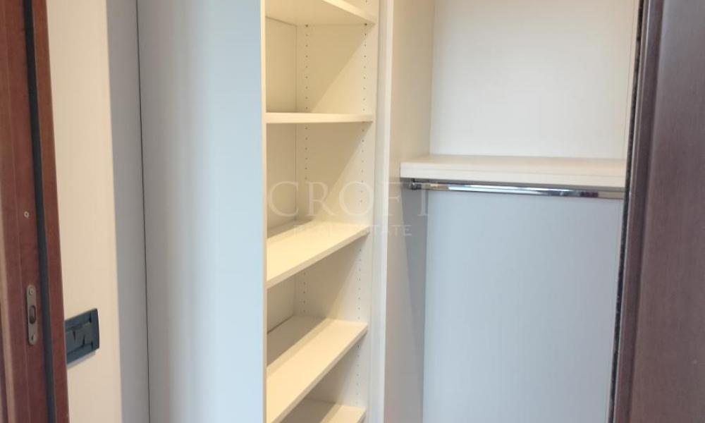 img in gallery