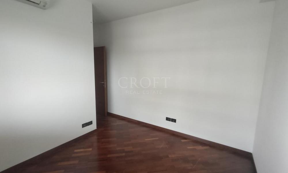 img in gallery