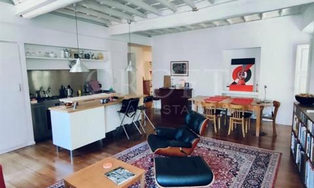 img in gallery