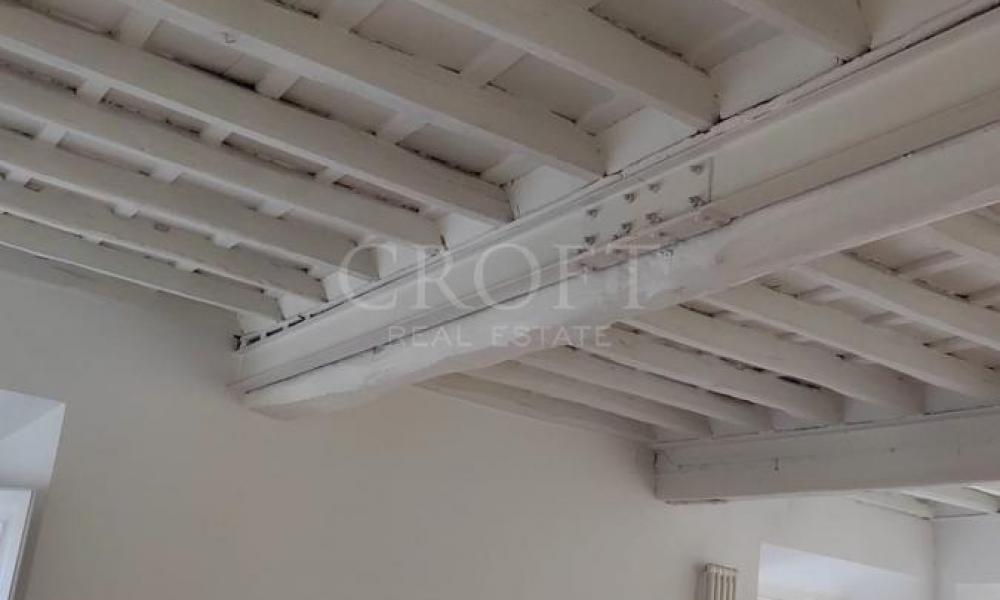 img in gallery