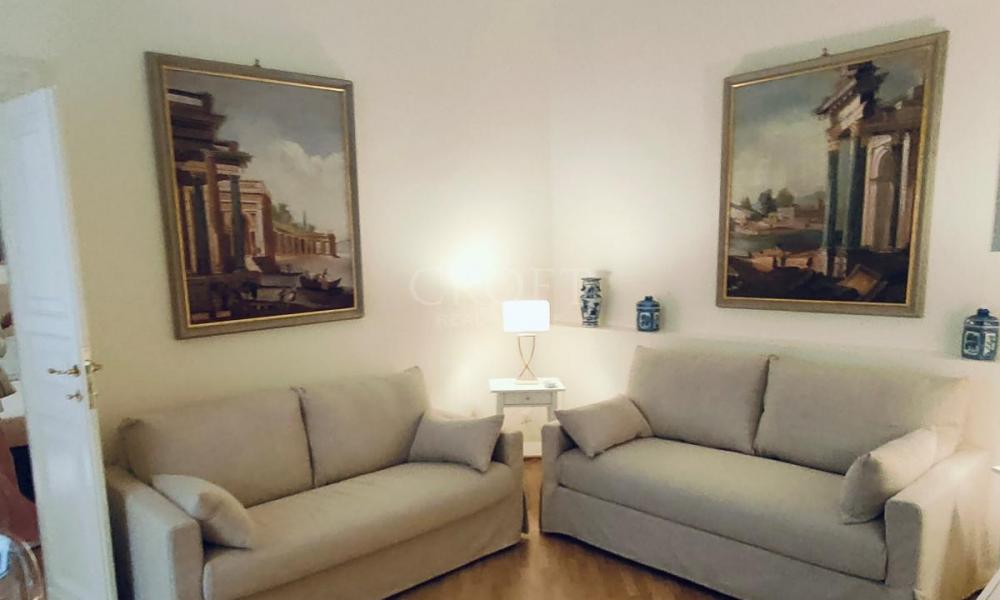 img in gallery