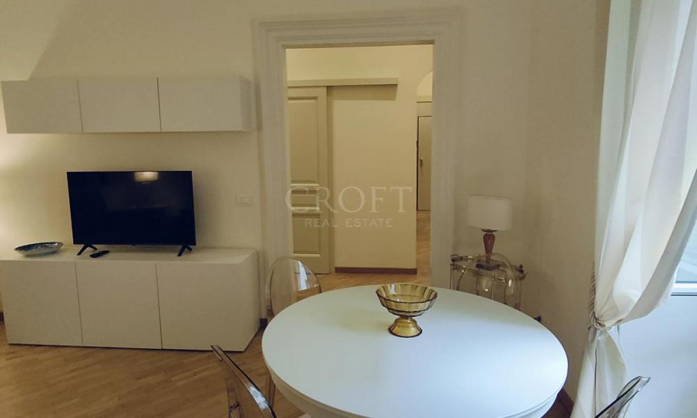 img in gallery