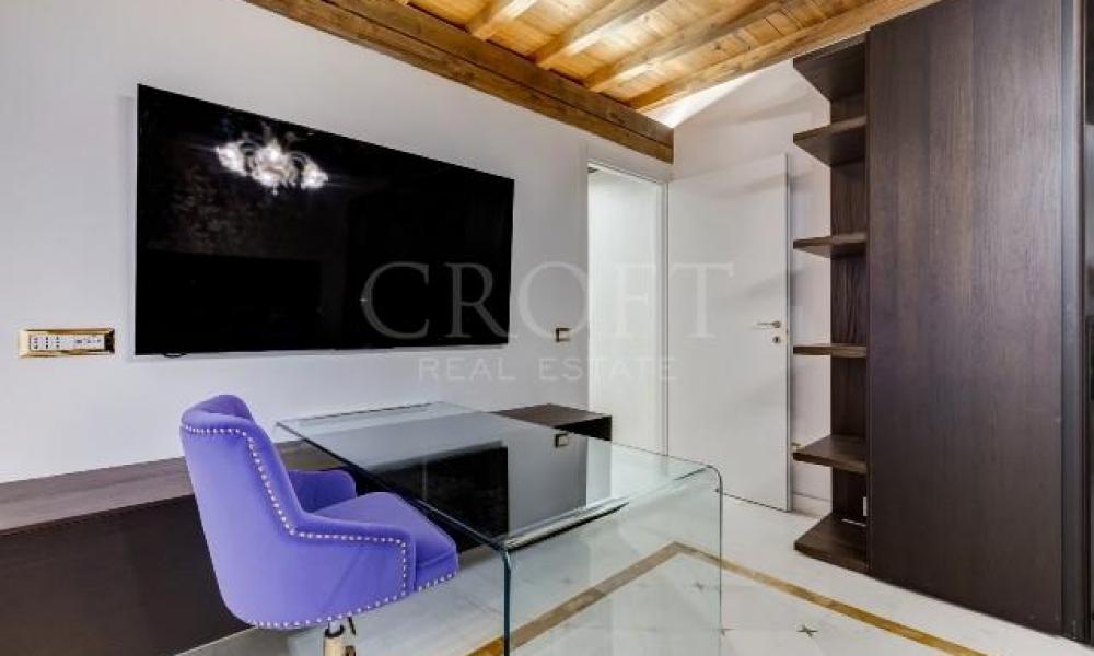 img in gallery