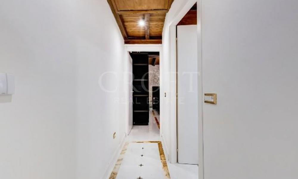 img in gallery