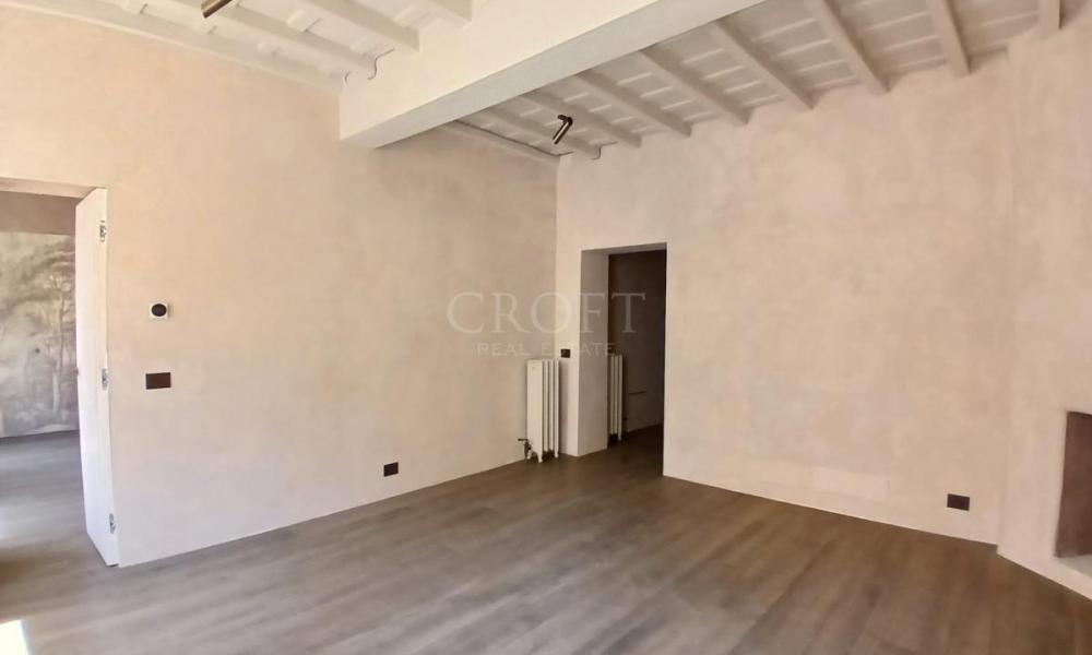 img in gallery