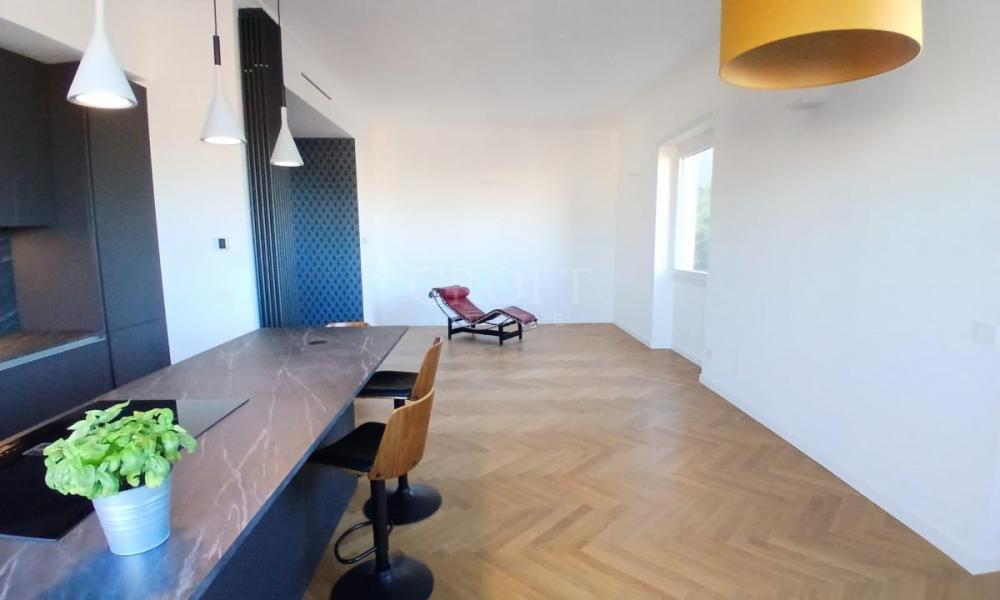 img in gallery