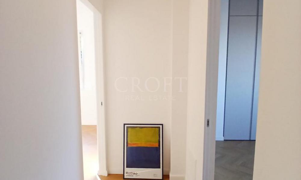 img in gallery