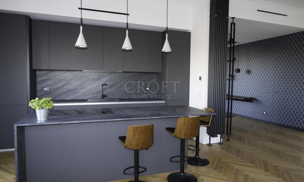 img in gallery