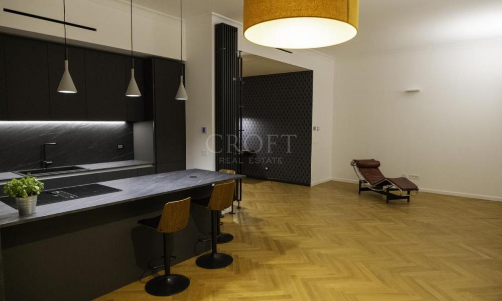 img in gallery