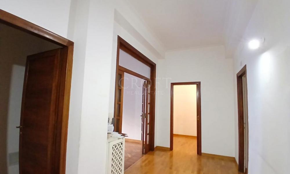 img in gallery