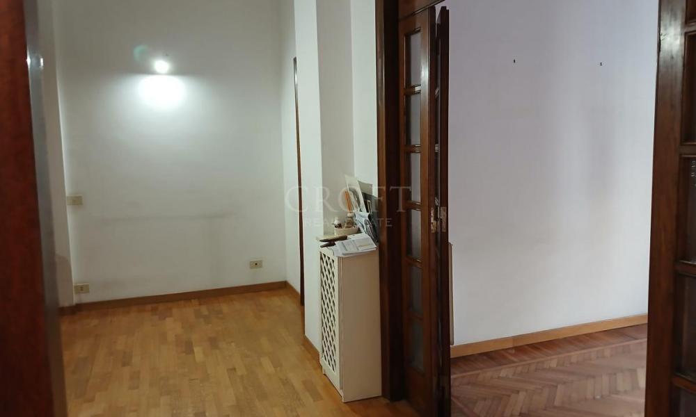 img in gallery