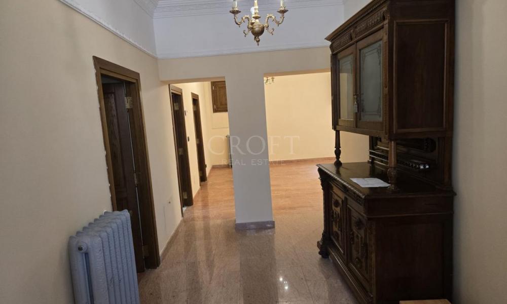 img in gallery