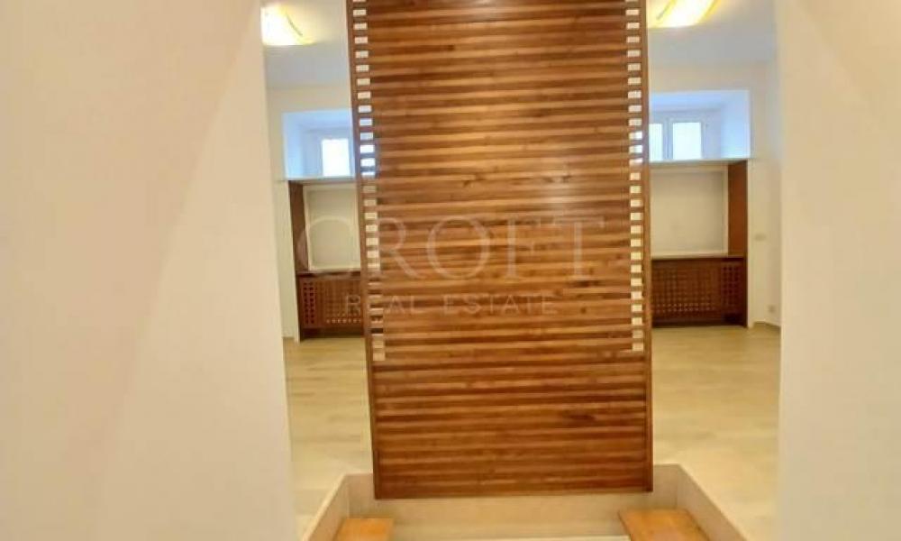 img in gallery