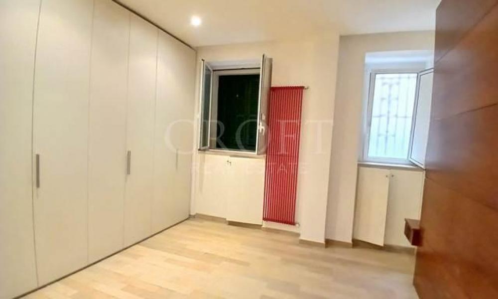 img in gallery