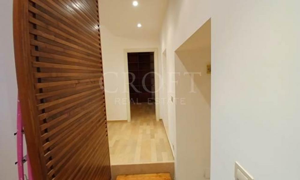 img in gallery