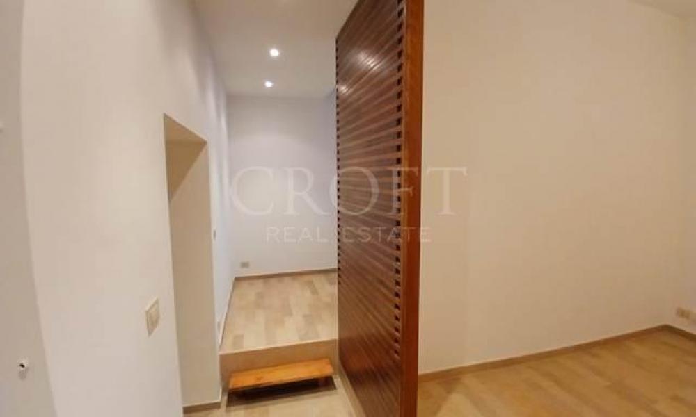 img in gallery