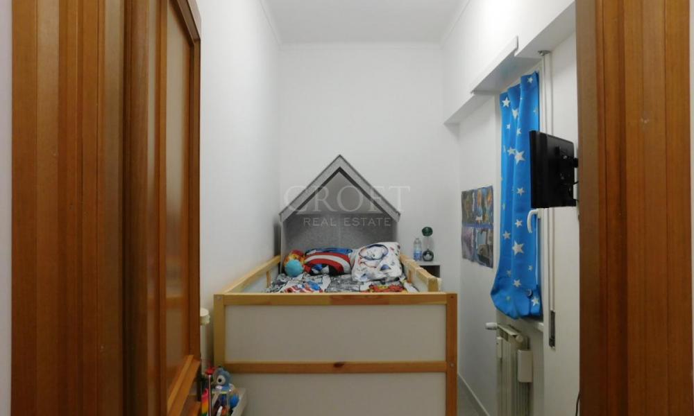 img in gallery