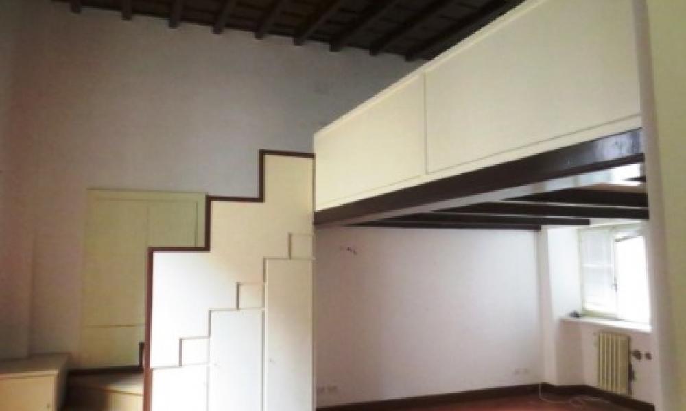img in gallery