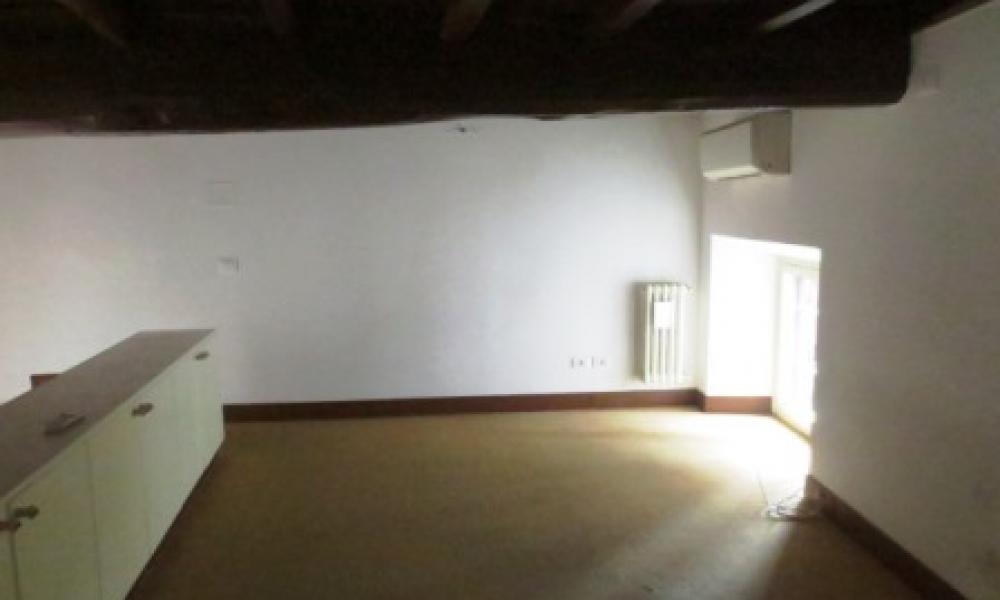 img in gallery